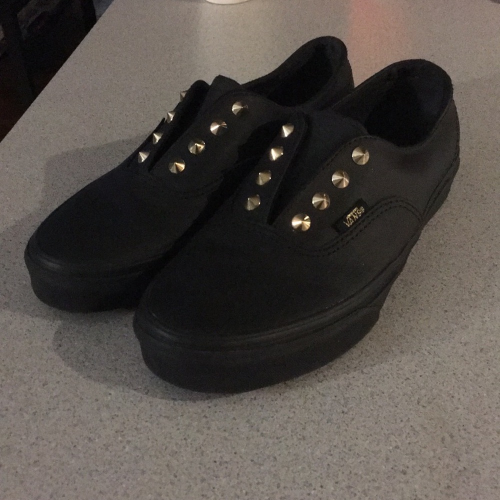 Women’s size 7 slip on Vans